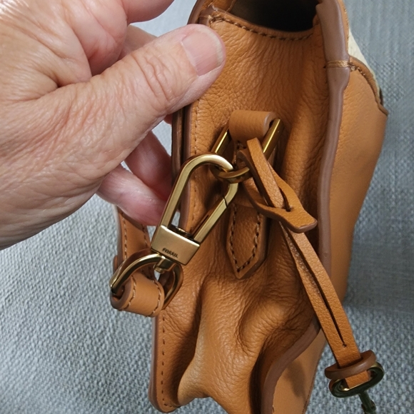 Fossil Tan and Cream Woven Crossbody Bag - Picture 3 of 8